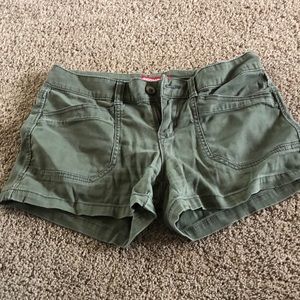 Green cotton shorts